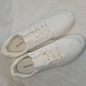 Old Navy Low-Top White Casual Sneakers Women's Size 10 New